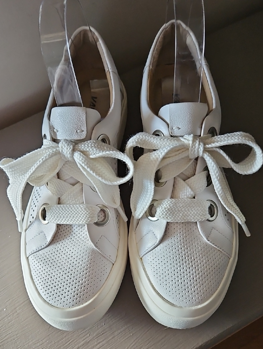 Vaneli Sport Yora White Leather Oversized Eyelet Sneakers (New $214) Sz 8 N